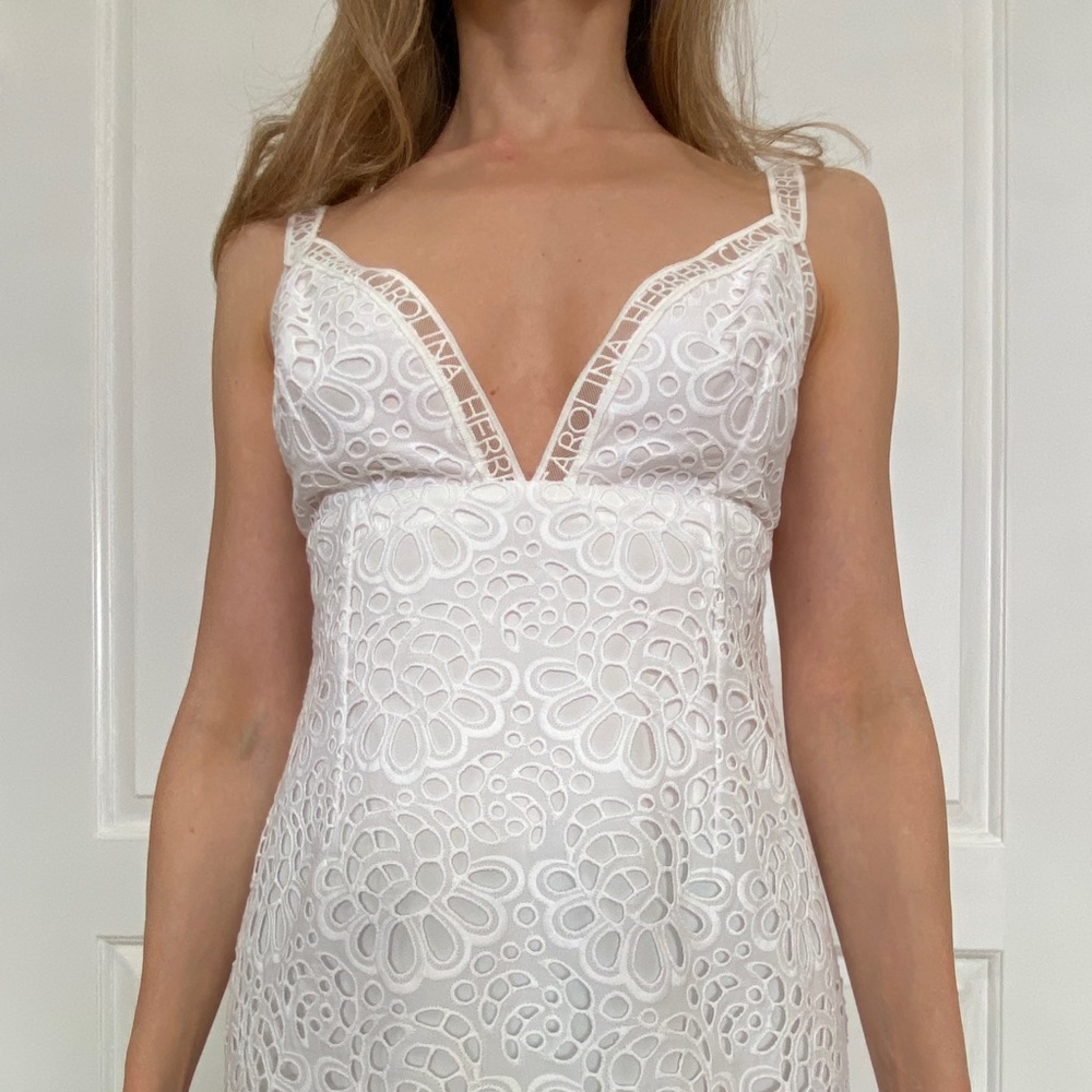 NEW Carolina Herrera Logo Top White original price $890 Carolina Herrera